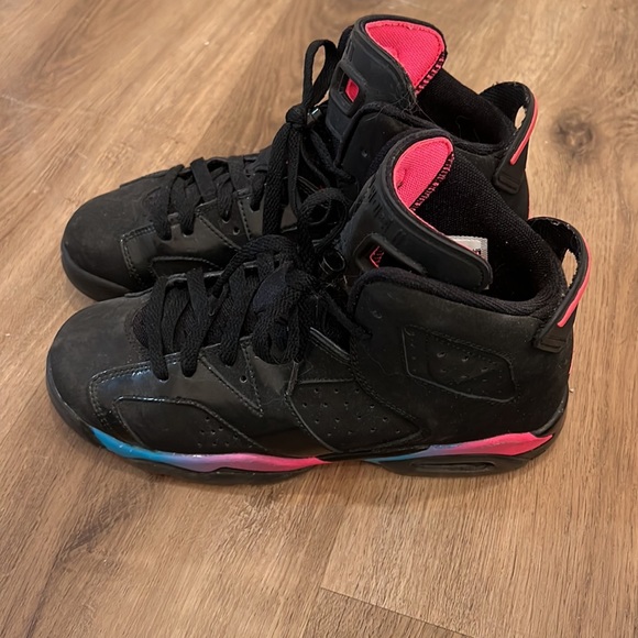 AIR JORDAN 6 RETRO GS 'PINK FLASH’ - Picture 4 of 11